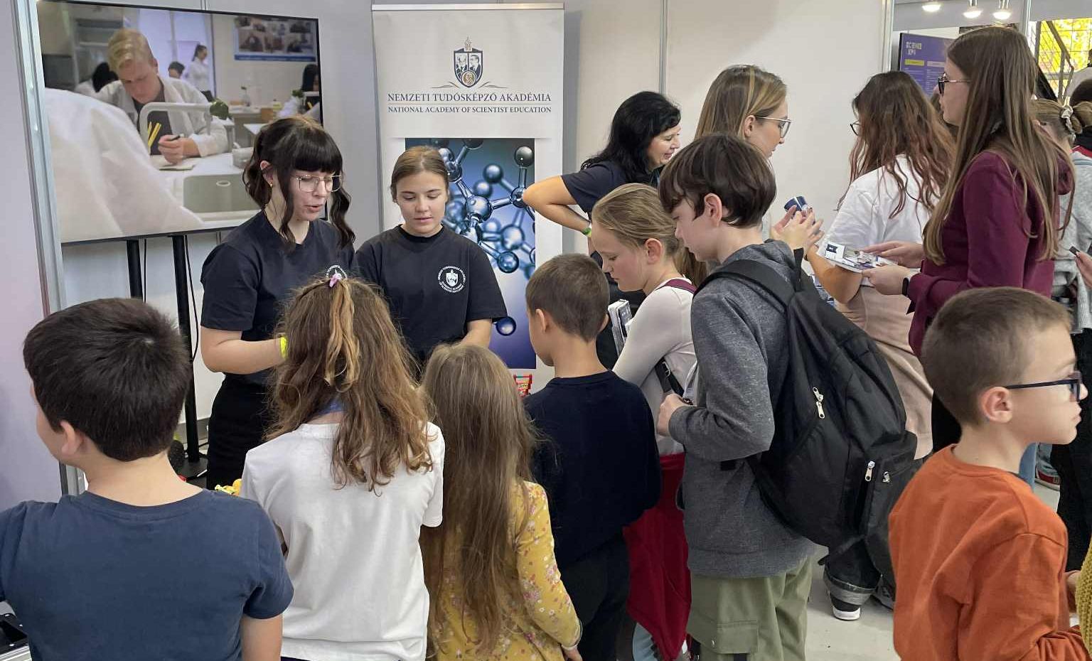 Csaknem-hatezren-voltak-kivancsiak-az-idei-Science-Expora-1762543697139