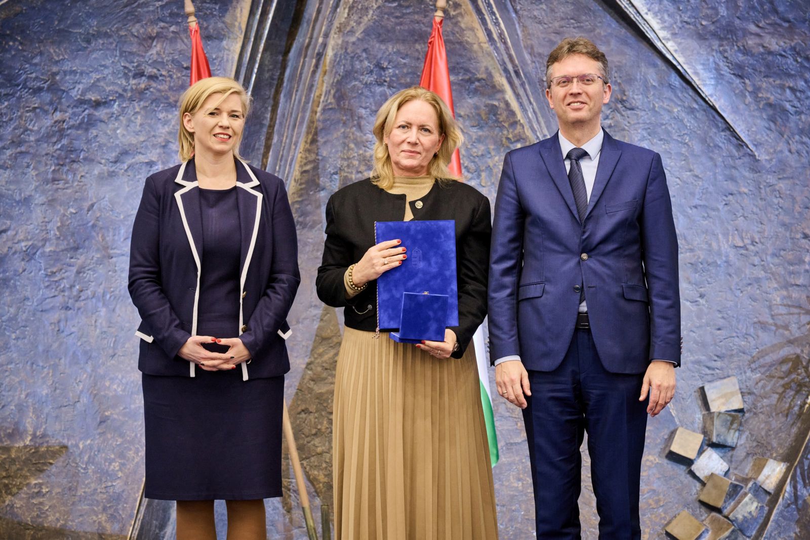 Rangos-elismerest-kapott-a-MATE-dijatadon-az-NTA-ket-mentora