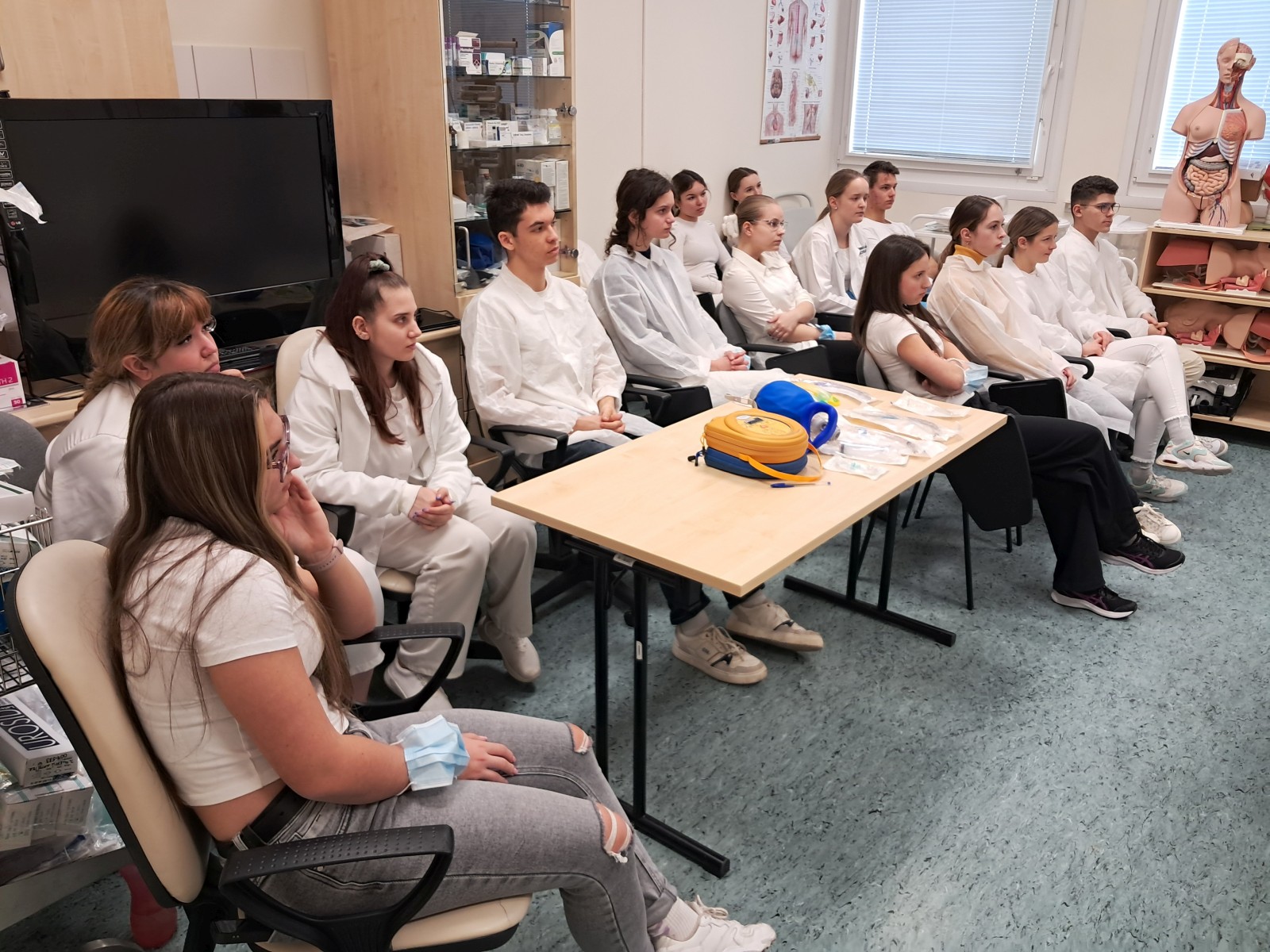 Bemutato-foglalkozason-jartak-a-Szent-Gyorgyi-diakok