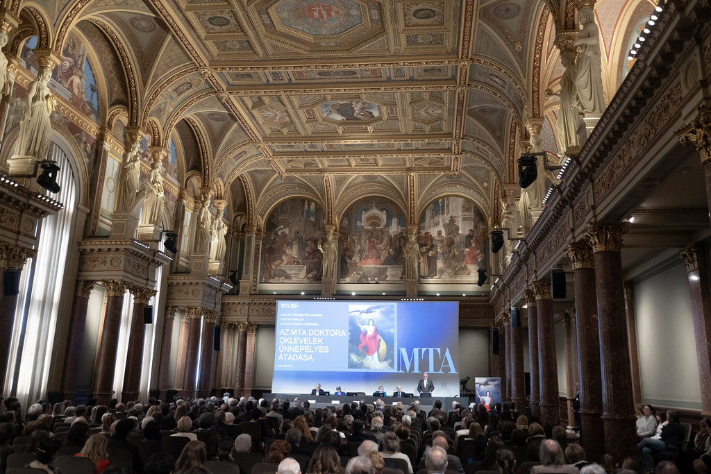 Szent-Gyorgyi-Mentorok-es-Junior-mentorok-az-MTA-uj-doktorai-kozott