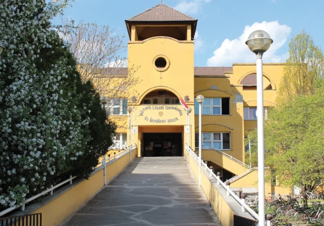 Németh László Secondary and Primary School in Hódmezővásárhely